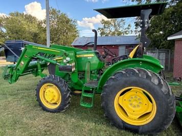 Main image John Deere 5065E