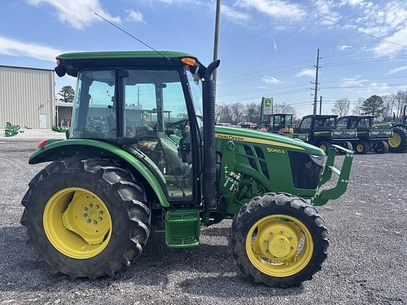 Image of John Deere 5065E equipment image 4