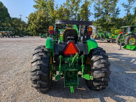 Image of John Deere 5065E equipment image 4