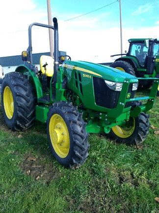 Main image John Deere 5065E