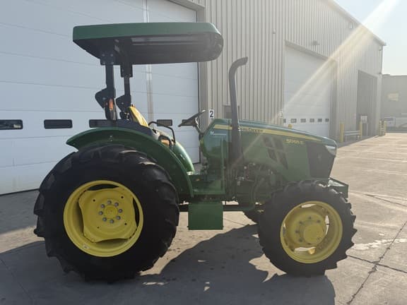 Image of John Deere 5065E equipment image 1