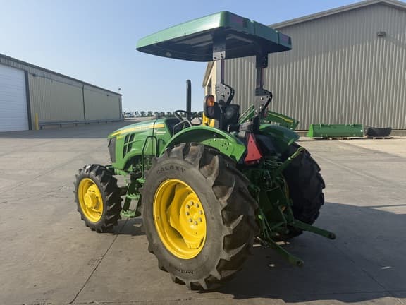 Image of John Deere 5065E equipment image 4