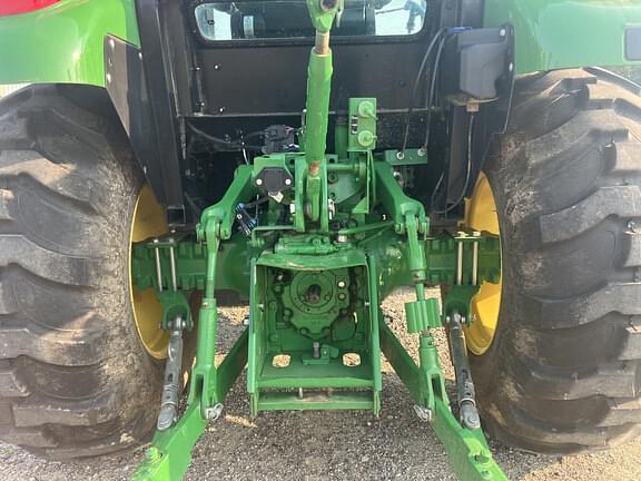 Image of John Deere 5065E equipment image 1