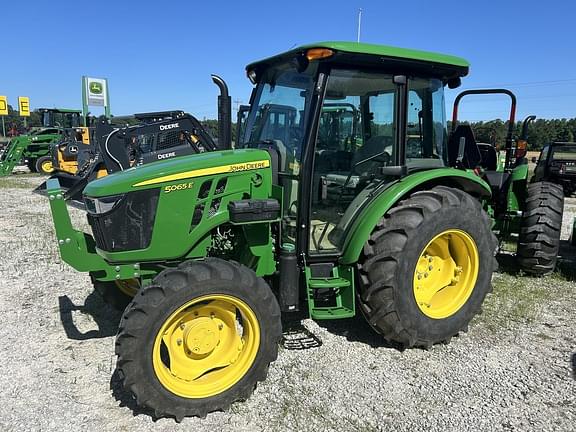 Image of John Deere 5065E equipment image 4