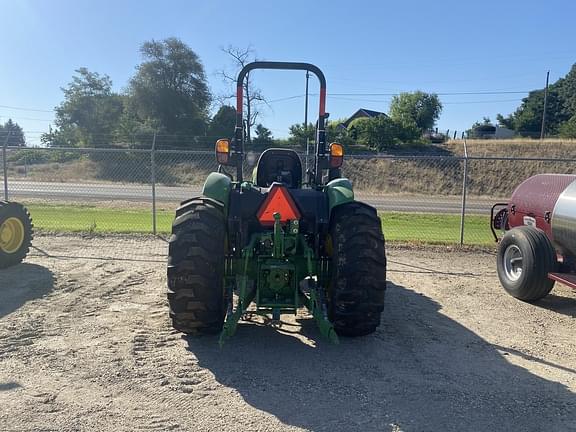 Image of John Deere 5065E equipment image 3