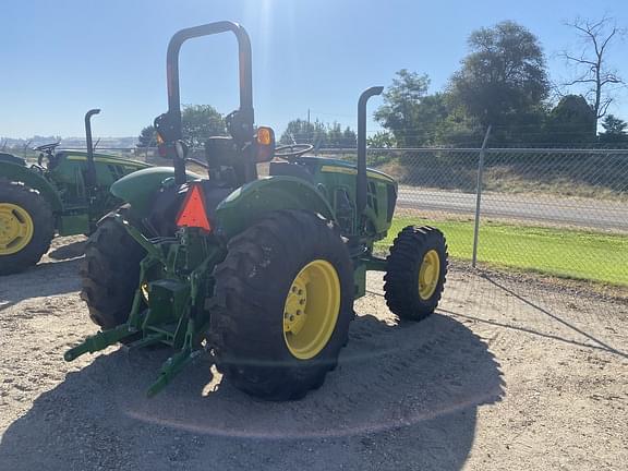 Image of John Deere 5065E equipment image 4