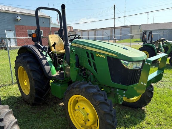 2021 John Deere 5065E Equipment Image0
