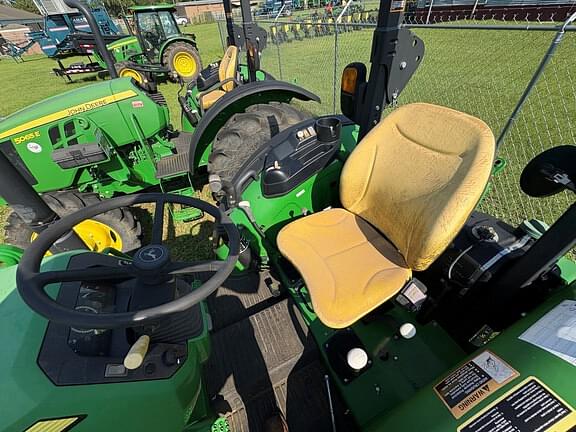 Image of John Deere 5065E equipment image 4