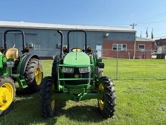 Image of John Deere 5065E equipment image 2