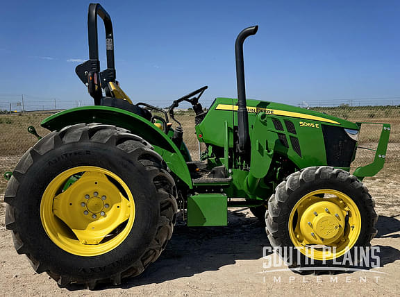 Image of John Deere 5065E equipment image 1