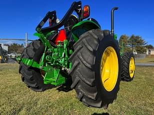 Main image John Deere 5065E 3