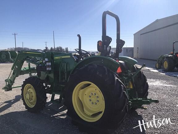 Image of John Deere 5065E equipment image 3