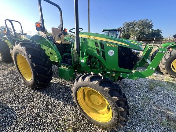 Image of John Deere 5065E equipment image 4