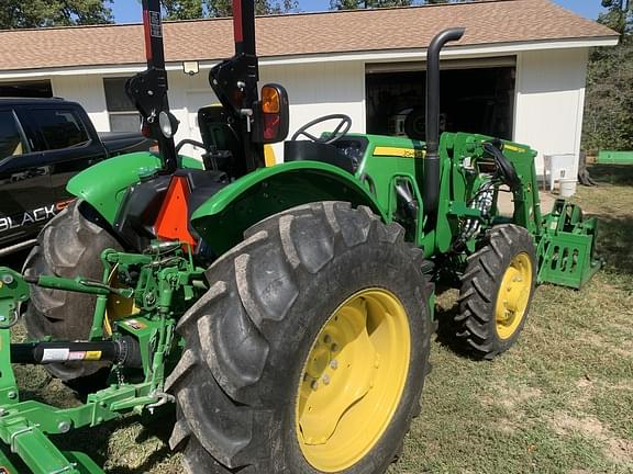 Image of John Deere 5065E equipment image 4