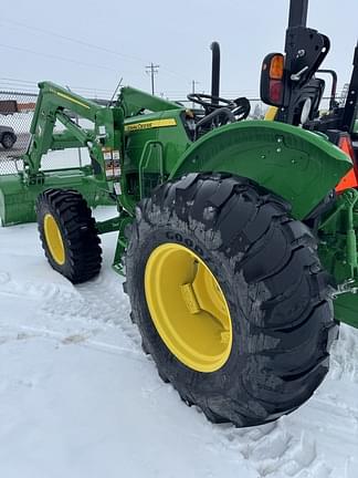 Image of John Deere 5065E equipment image 3