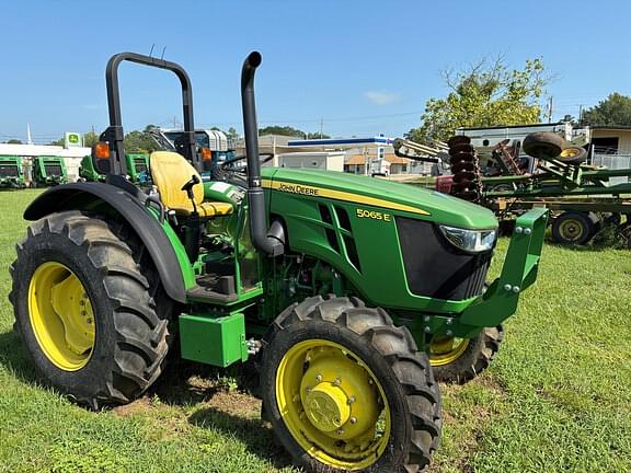 Image of John Deere 5065E equipment image 2