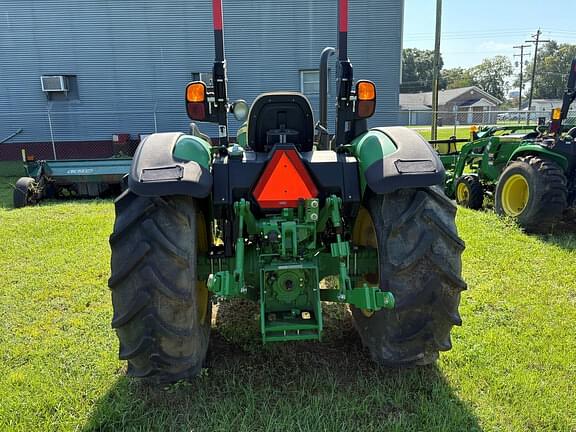 Image of John Deere 5065E equipment image 1