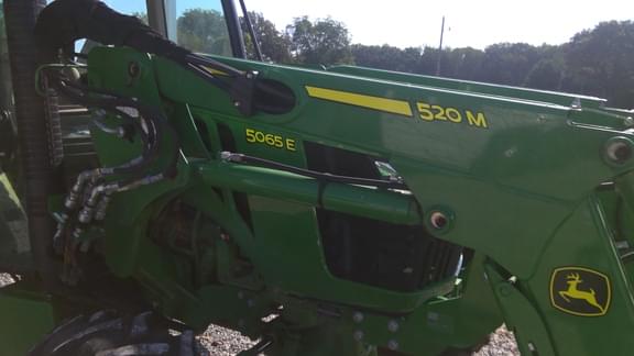 Image of John Deere 5065E equipment image 2