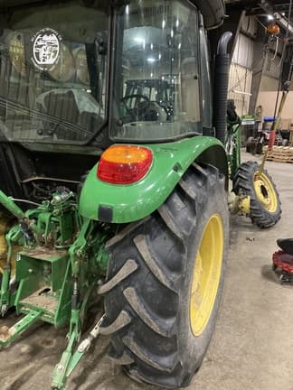 Image of John Deere 5065E equipment image 2
