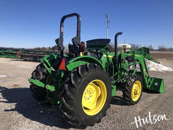 Image of John Deere 5065E equipment image 3