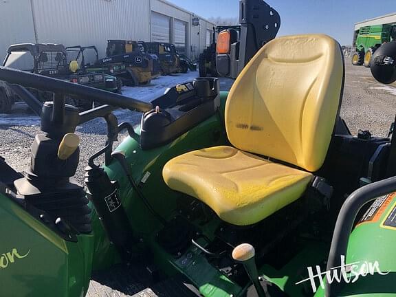 Image of John Deere 5065E equipment image 4