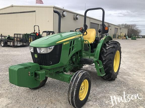 Image of John Deere 5065E equipment image 1