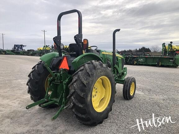 Image of John Deere 5065E equipment image 3