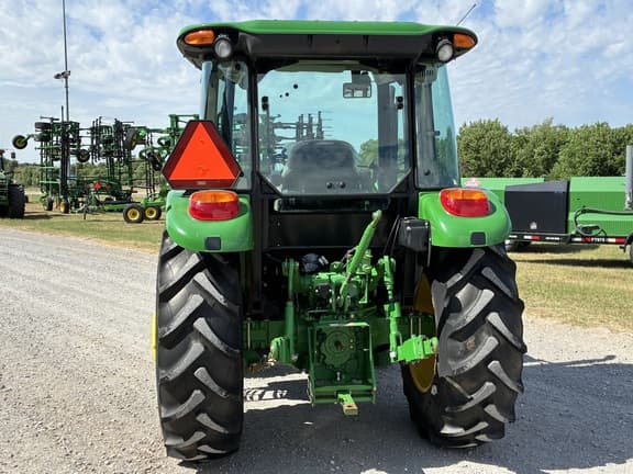 Image of John Deere 5065E equipment image 1