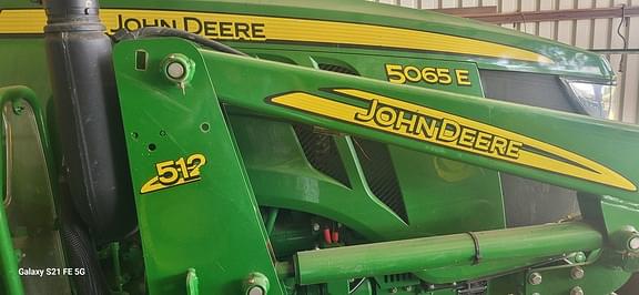 Image of John Deere 5065E equipment image 4