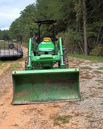 Image of John Deere 5065E equipment image 4