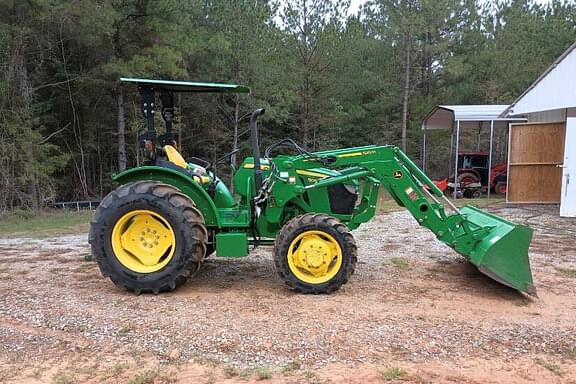 Image of John Deere 5065E equipment image 2