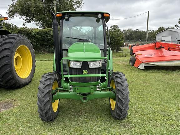 Image of John Deere 5065E equipment image 3