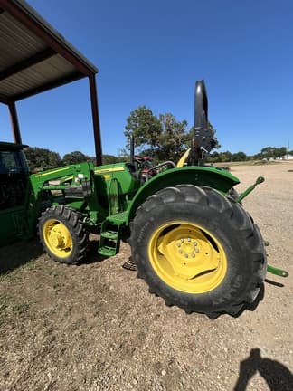 Image of John Deere 5065E equipment image 2