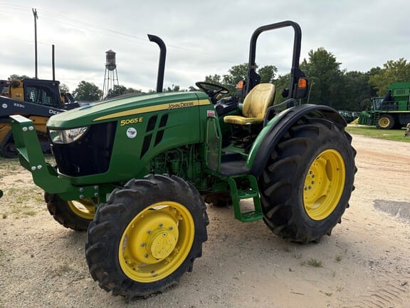 2021 John Deere 5065E Equipment Image0