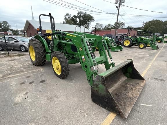 Image of John Deere 5065E equipment image 3