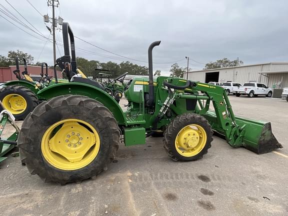 Image of John Deere 5065E equipment image 4