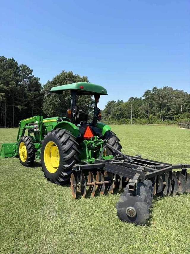 Image of John Deere 5065E equipment image 2