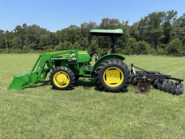 Image of John Deere 5065E equipment image 1