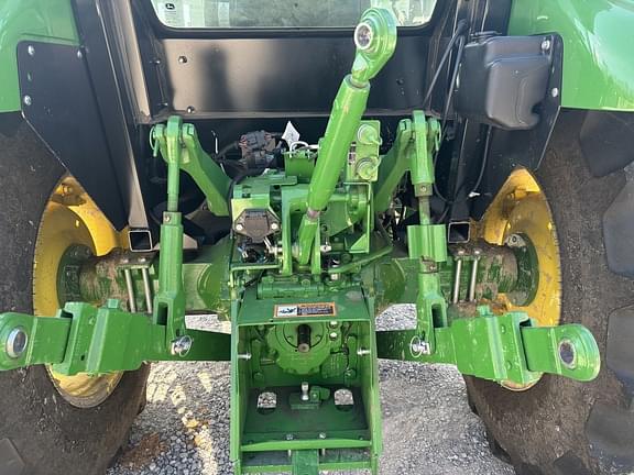 Image of John Deere 5075E equipment image 4