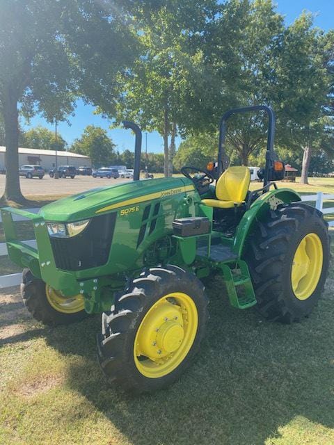 Main image John Deere 5075E