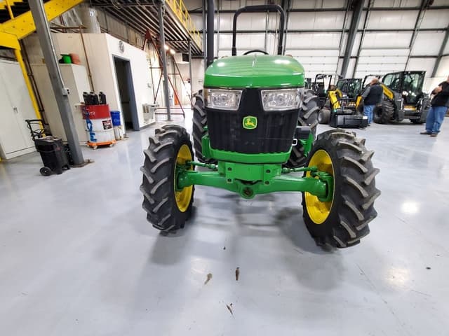Image of John Deere 5075E equipment image 2