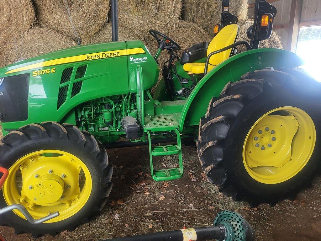 Image of John Deere 5075E Primary image