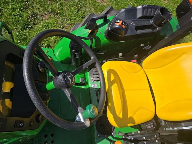 Image of John Deere 5075E equipment image 3