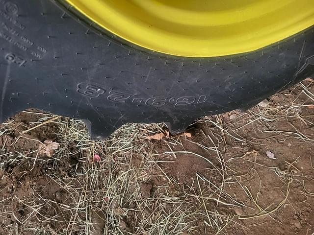Image of John Deere 5075E equipment image 4