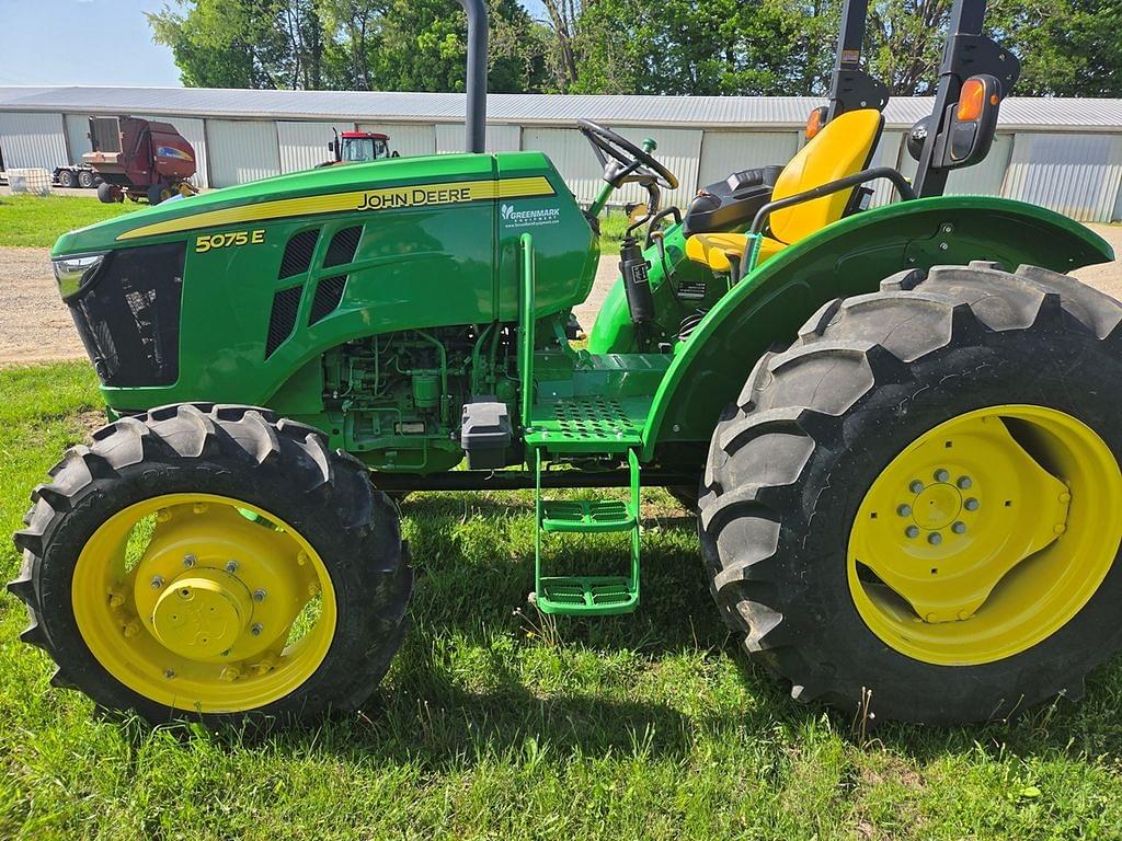 Image of John Deere 5075E Primary image