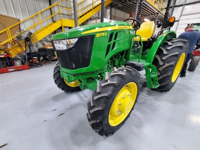 Image of John Deere 5075E equipment image 1
