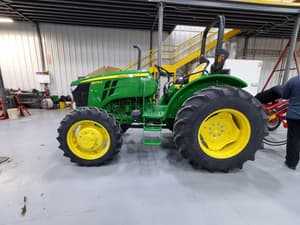 2021 John Deere 5075E Image
