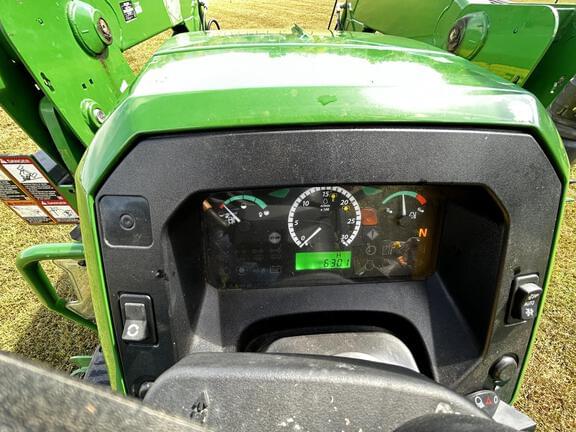 Image of John Deere 5075E equipment image 4