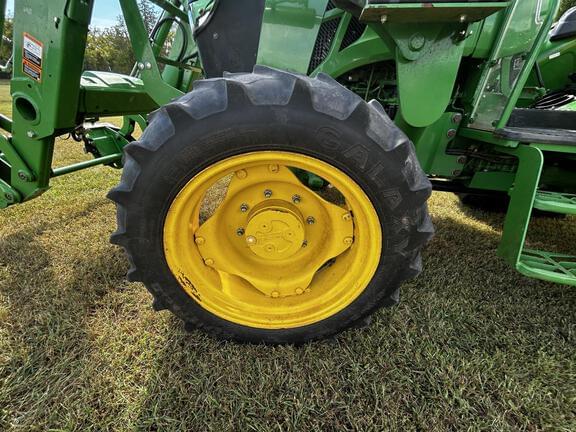Image of John Deere 5075E equipment image 3