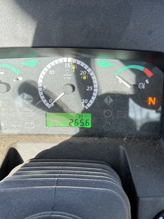 Image of John Deere 5075E equipment image 4